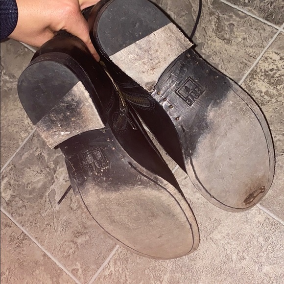 Frye Boots - Zipper - size 9b. - Picture 5 of 9